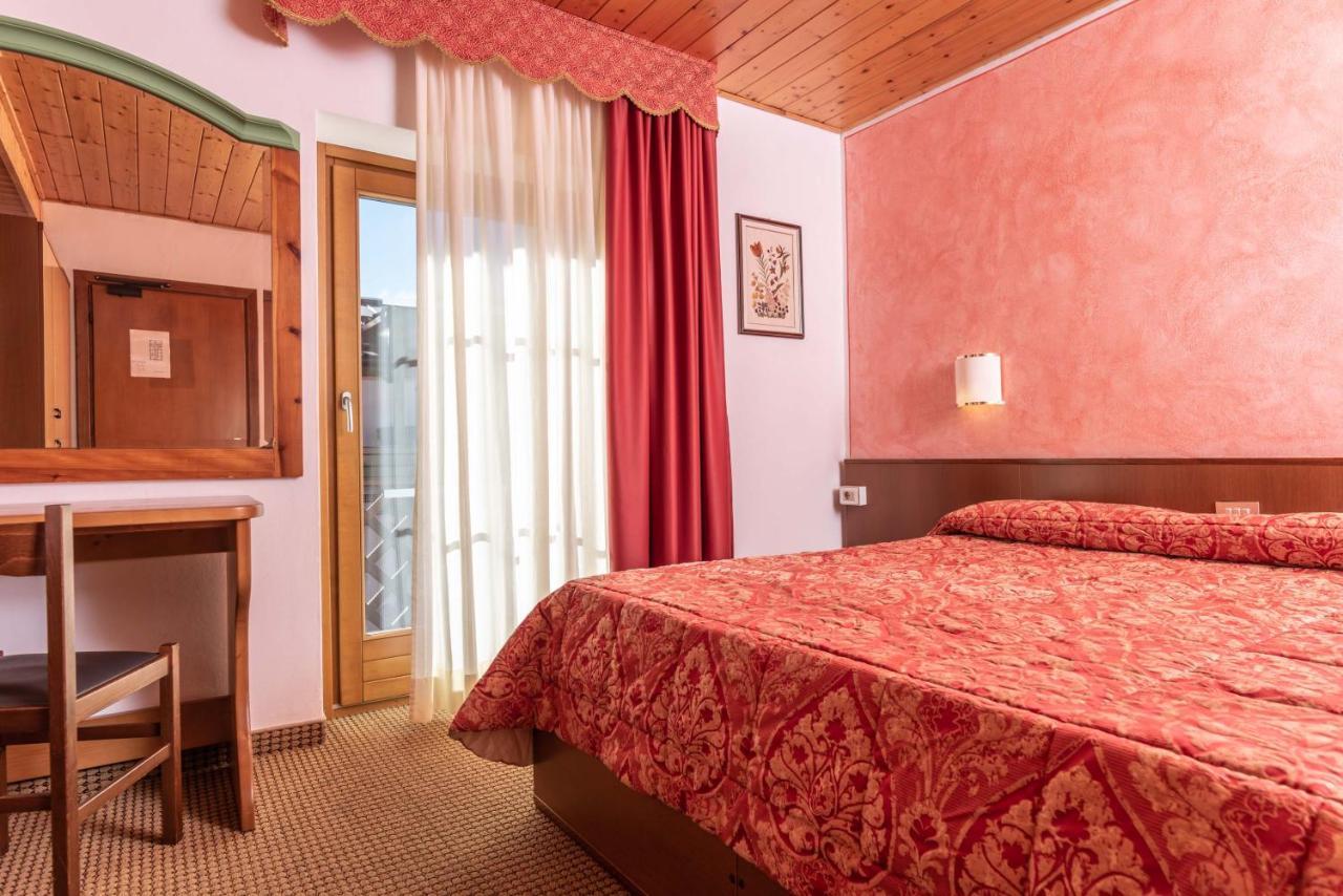 Hotel Italo مادونا دي كامبيليو المظهر الخارجي الصورة