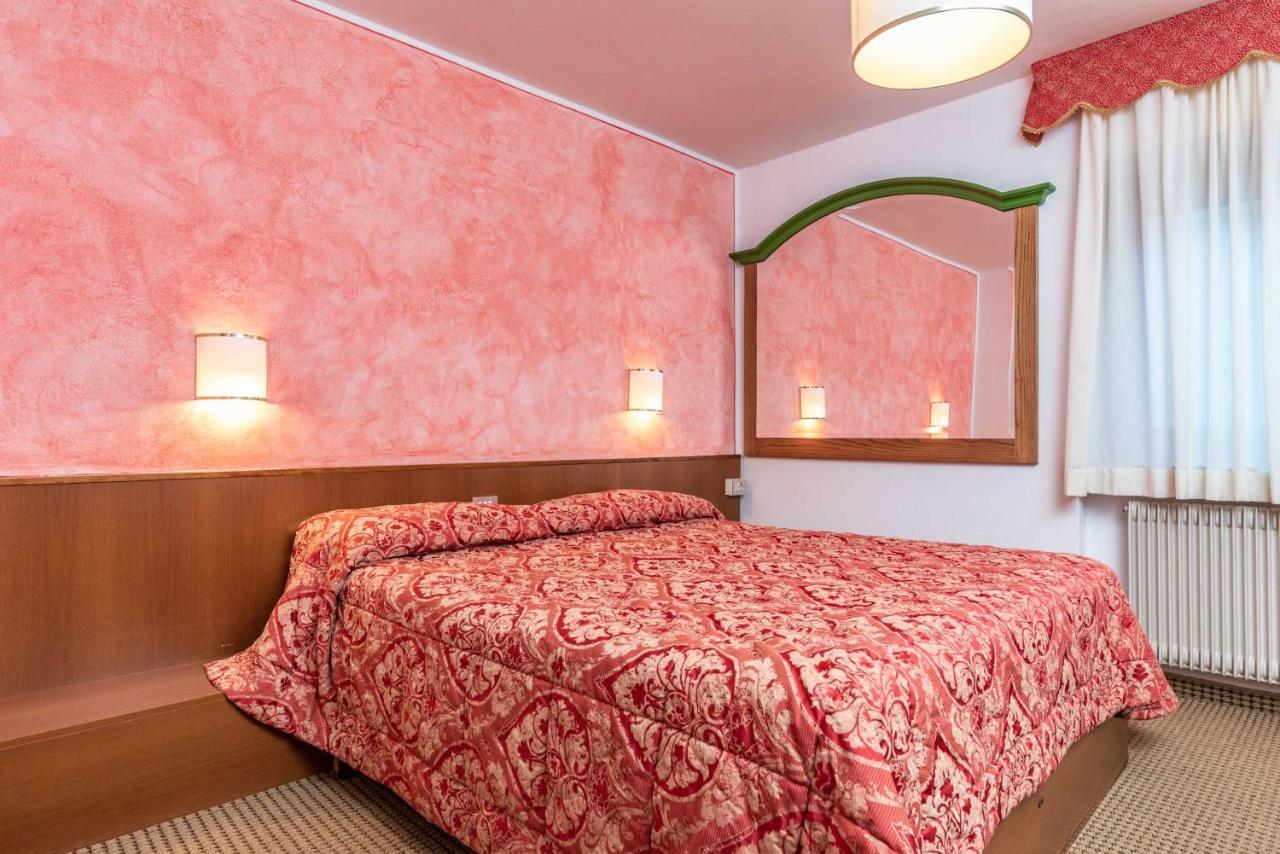 Hotel Italo مادونا دي كامبيليو المظهر الخارجي الصورة