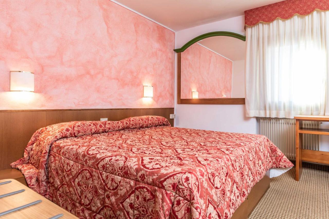 Hotel Italo مادونا دي كامبيليو المظهر الخارجي الصورة