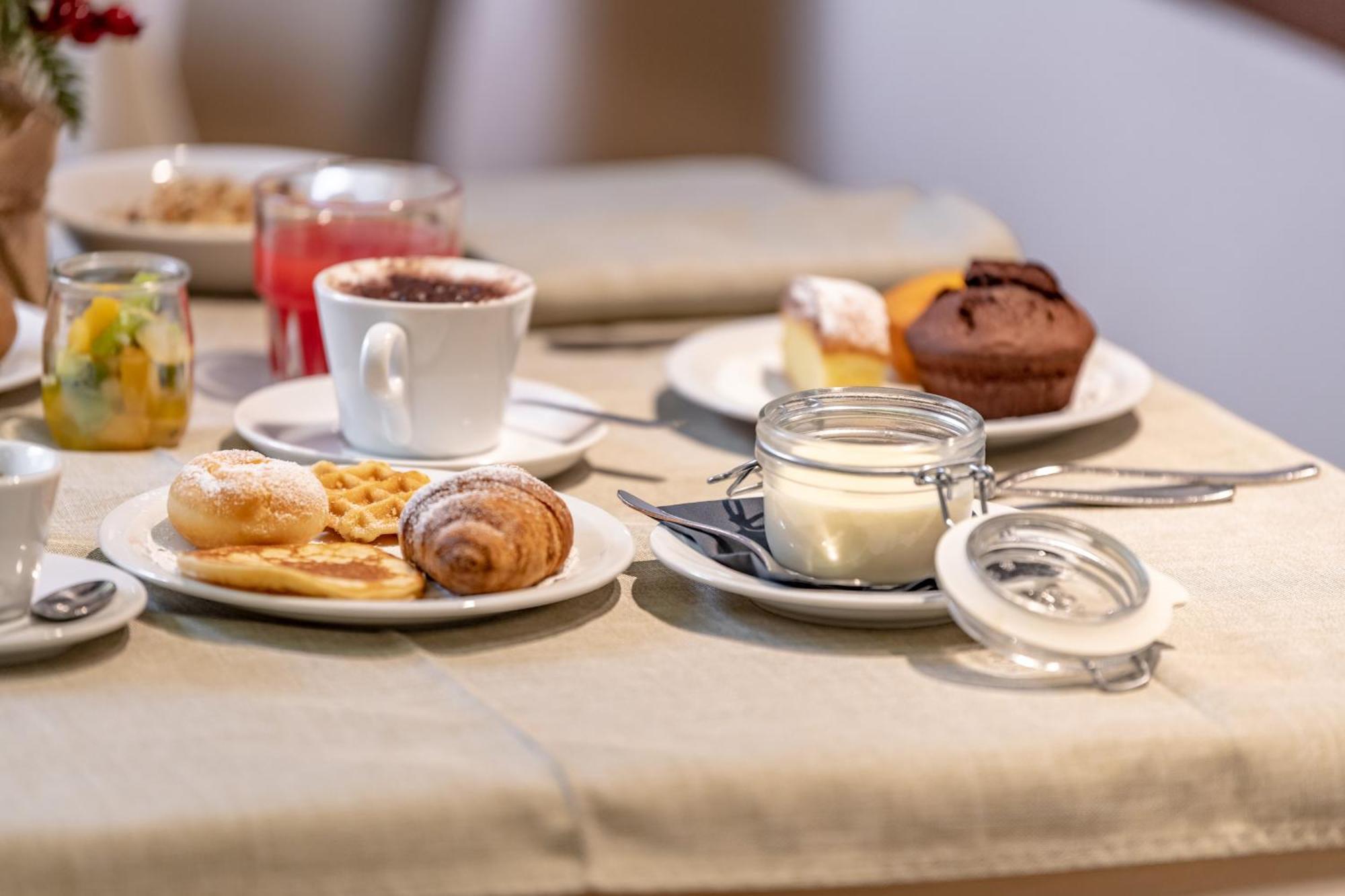 Hotel Italo مادونا دي كامبيليو المظهر الخارجي الصورة